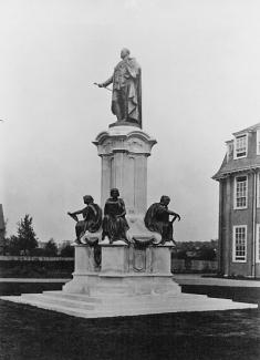 Statue of King Edward VII in front of the hospital at Windsor by Lady Feodora Gleichen